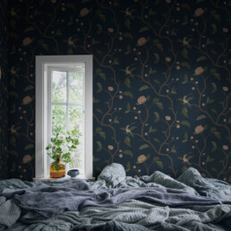 tapeet S10233_Marianne_Midnight-Blue_Sandberg-Wallpaper_interior